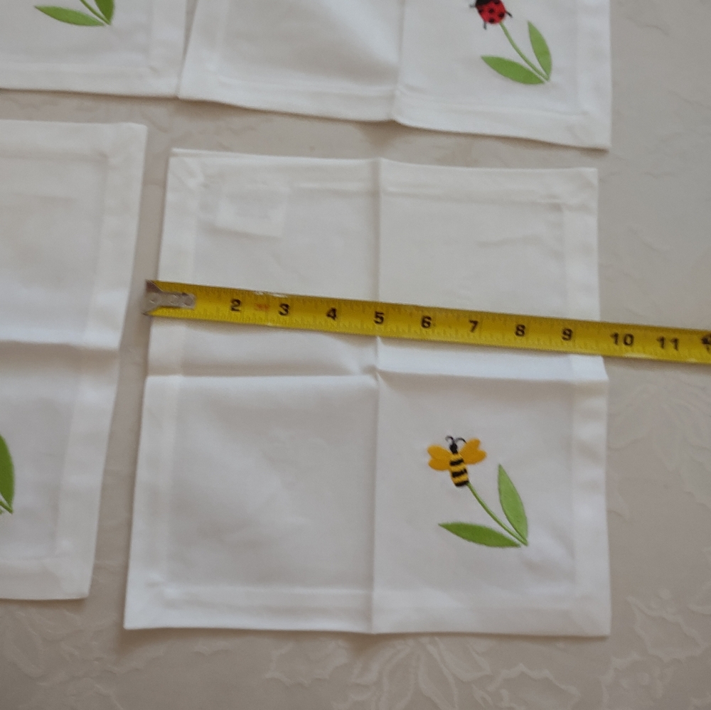 Crate&Barrel White Napkins with Embroidered Bees and Flowers - Picture 5 of 9